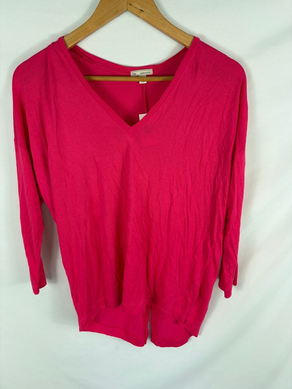 NWT Gap Bright Pink V Neck Top Size Small